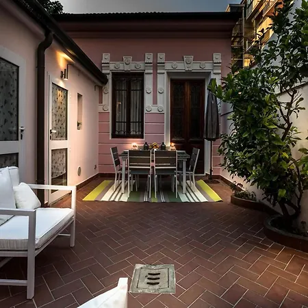 House In Near The Villa *